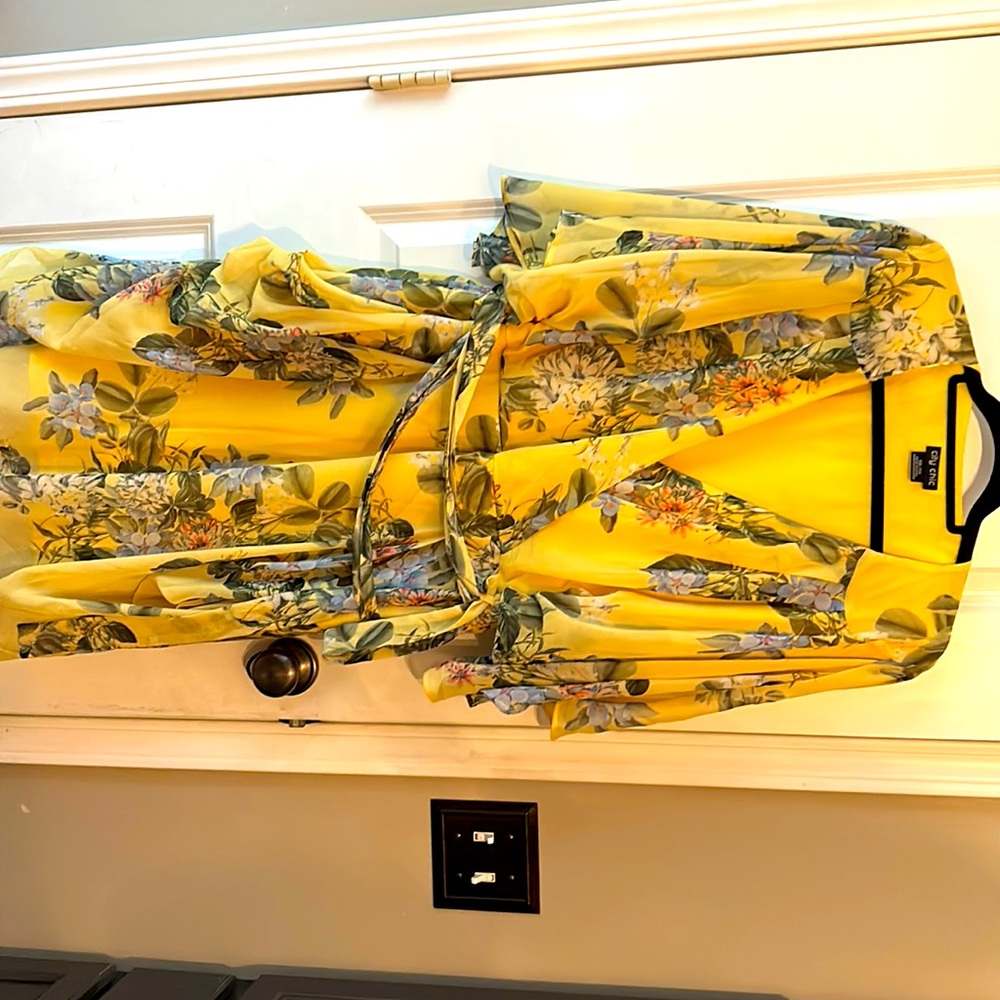 Light yellow floral city chic dress